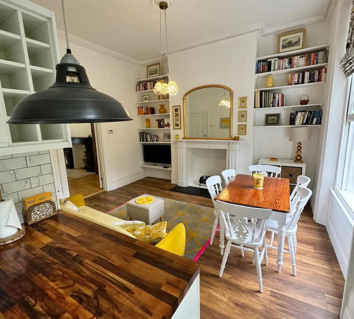 Exceptionally Large Newly-Refurbished 1-Bed Flat In Hither Green London Apartment