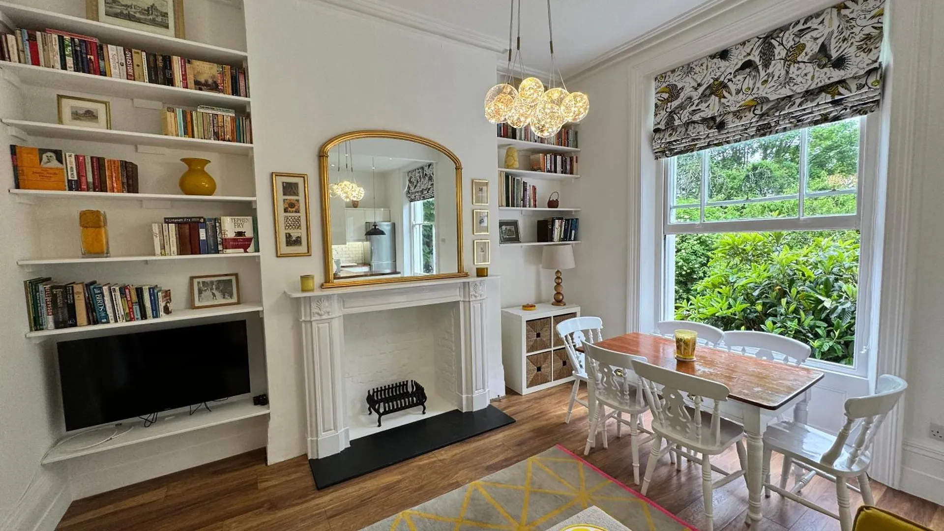 Exceptionally Large Newly-Refurbished 1-Bed Flat In Hither Green contacts
