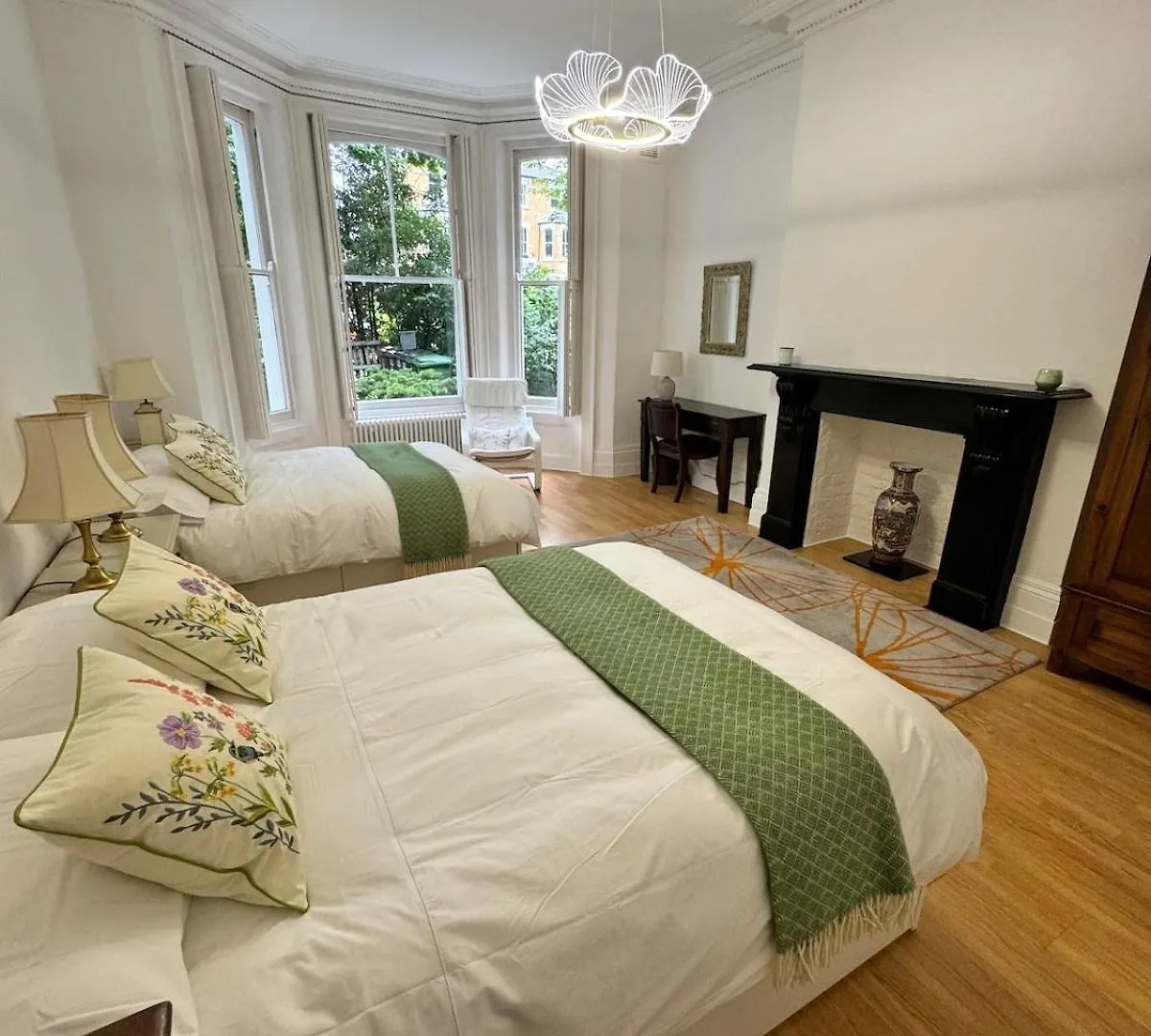Exceptionally Large Newly-Refurbished 1-Bed Flat In Hither Green Londra 0*,