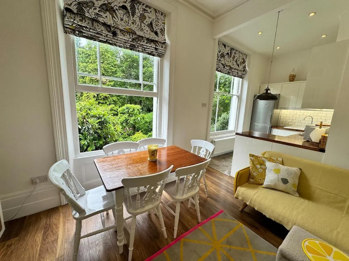 Exceptionally Large Newly-Refurbished 1-Bed Flat In Hither Green Londra Regno Unito