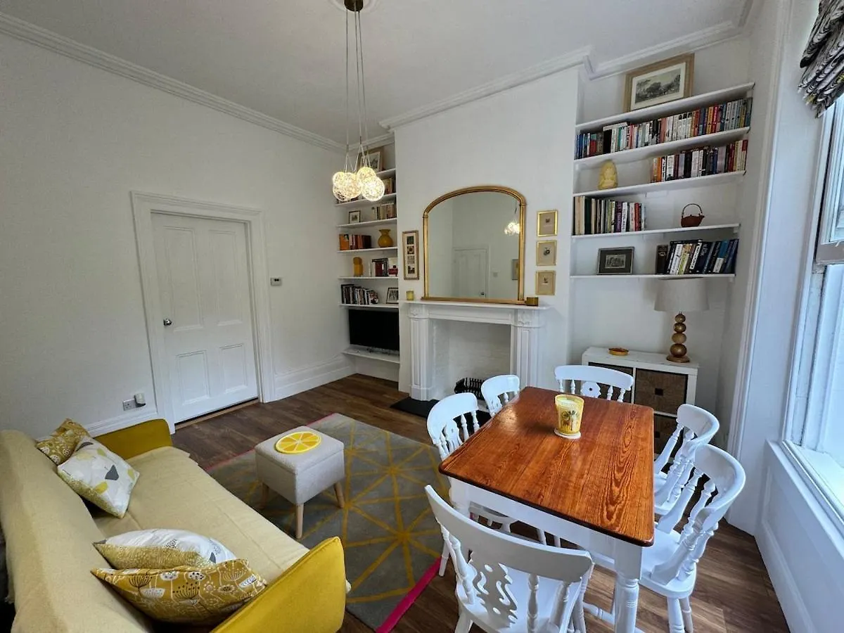 Exceptionally Large Newly-Refurbished 1-Bed Flat In Hither Green Londra 0*,  Regno Unito
